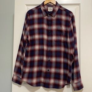 AE Outfitters men’s shirt